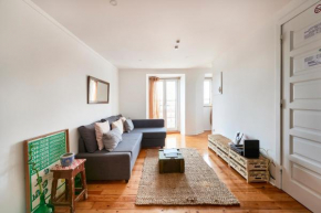 Cozy Flat in Santa Apolonia